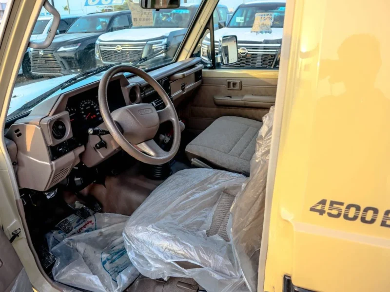 2009 Toyota Land Cruiser Pick Up PICKUP DLX 4.5L Beige Grey Truck