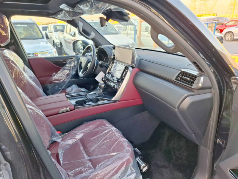 2023 Lexus LX600 3.5-liter V6 Four Cam 24-valve Black Red SUVPetrol