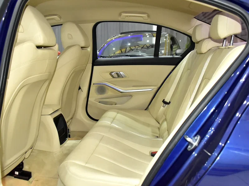 2020 BMW 3-Series 320i 4 Cylinders Engine Blue Beige Sedan