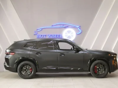 2024 BMW XM M-POWER HYBRID 4.4L twin-turbo V8 Engine Grey Black SUV