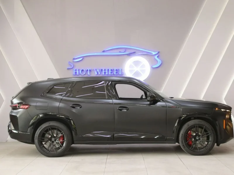 2024 BMW XM M-POWER HYBRID 4.4L twin-turbo V8 Engine Grey Black SUV