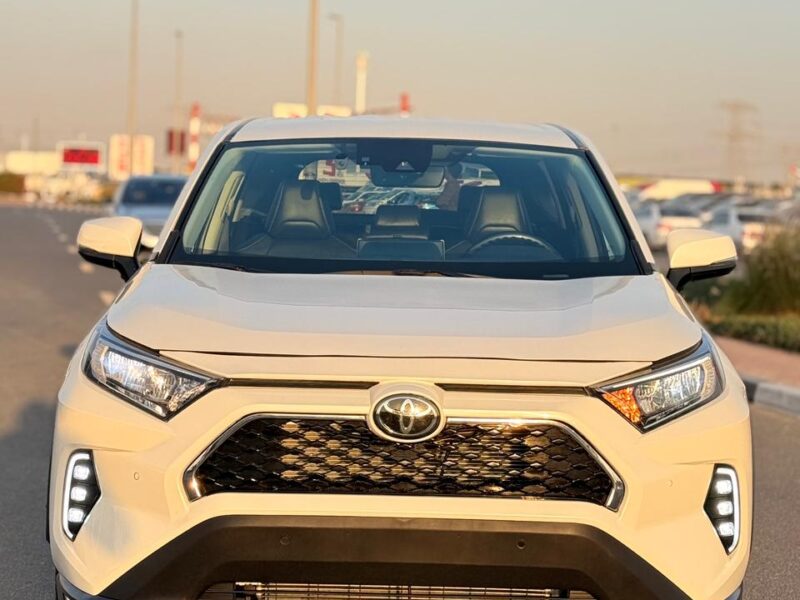 2021 TOYOTA RAV 4 2.0 L V4 Engine White Black SUV Full Option