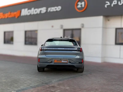 2024 Zeekr 001 Premium Grey White Sedan AWD Electric Car 550 - 650 KM GCC