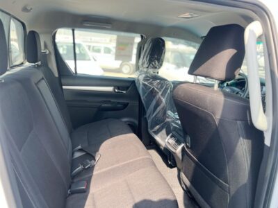 2026 Toyota Hilux 2.4-litre 6 Cylinders Diesel Engine AT White Black Pick Up