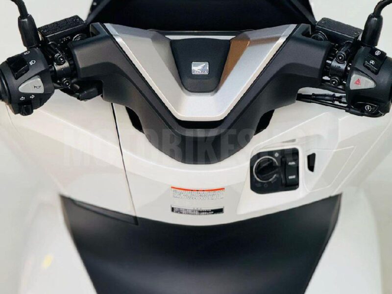 2025 Honda PCX White 160 CC