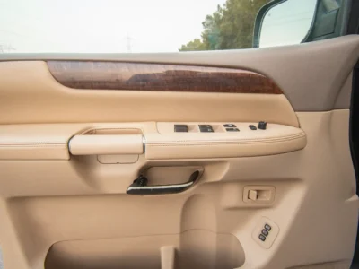 2010 Nissan Armada LE 5.3L 8 Cylinder Engine GCC Specs Grey Beige