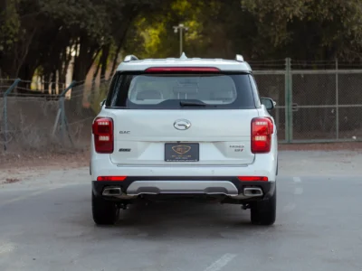 2020 GAC GS8 GL 2.0L 4 Cylinders Engine GCC Specs White Beige