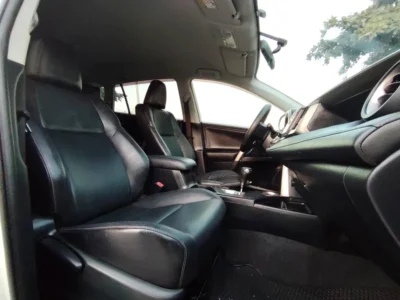 2015 Toyota Rav 4 Exclusive 4 Cylinders Petrol Engine White Black SUV