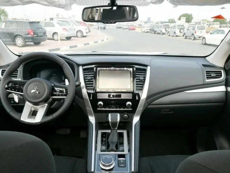 2025 Montero Sport GLS 3.0L 4WD Petrol A/T Black Black GCC Specs