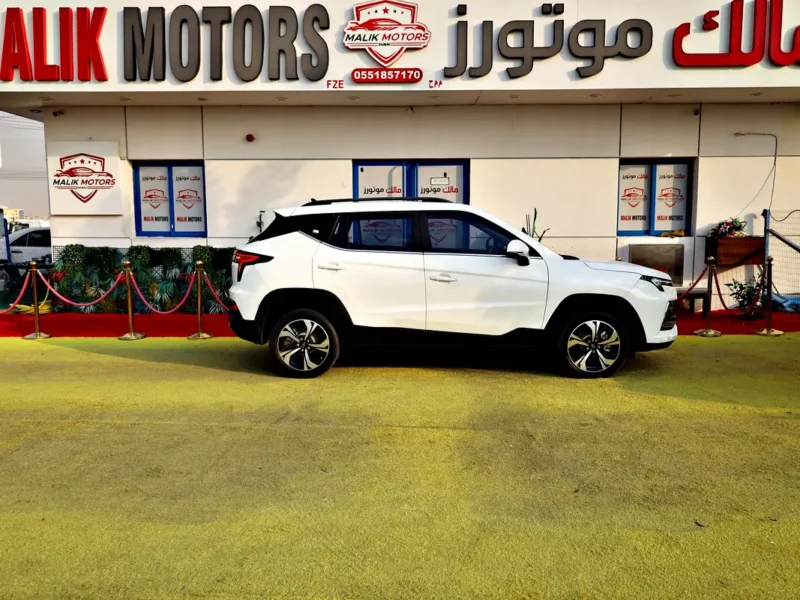 2023 JAC JS4 TURBO 4 Cylinder Engine White Beige SUV GCC Specs