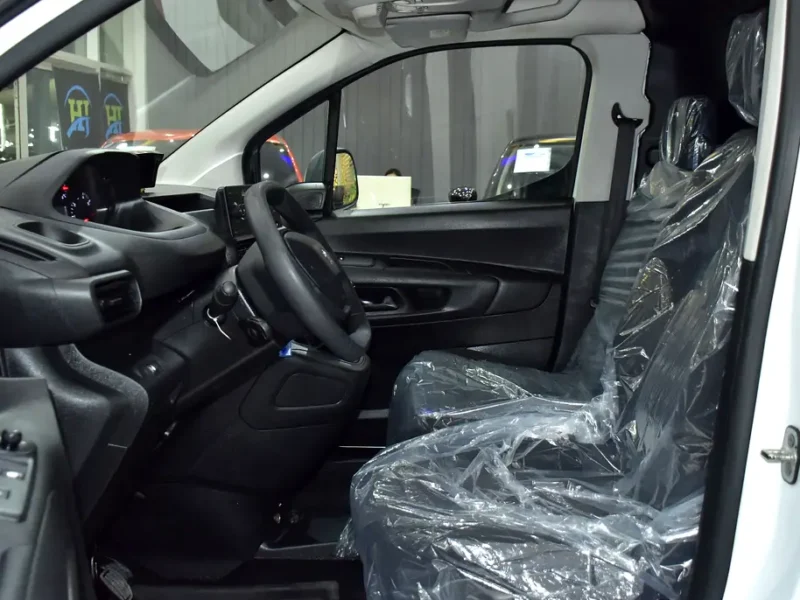 2022 Peugeot Partner Van Long Body 4 Cylinders Petrol Engine White Black Van GCC