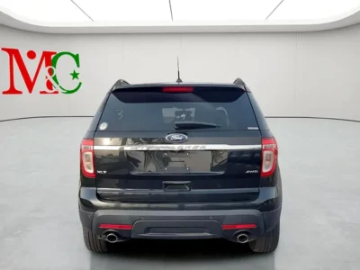 2012 Ford Explorer XLT 6 Cylinders Engine Black Beige SUV Neat and Clean Car