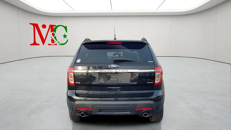 2012 Ford Explorer XLT 6 Cylinders Engine Black Beige SUV Neat and Clean Car