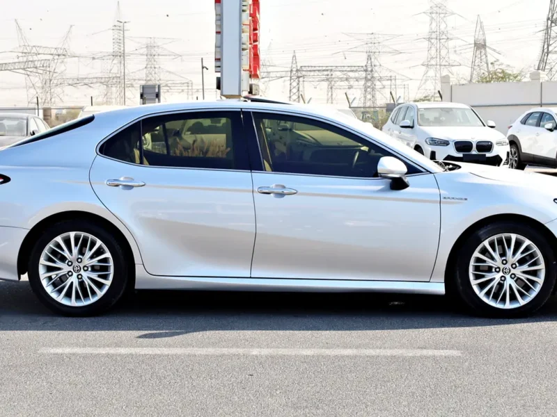 2020 Toyota Camry Grande 6 Cylinders Engine Silver Beige GCC Specs