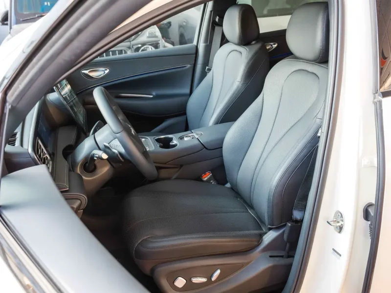 2025 BYD SEALION 06 DM-i Hybrid 4 Cylinder Engine White Black SUV