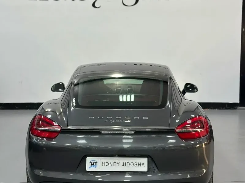 2014 Porsche Cayman S 6 Cylinders Engine Grey Red Coupe GCC Specs