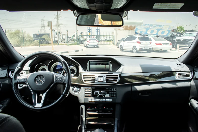 2013 Mercedes-Benz E-Class E400 6 Cylinders Engine Silver Black Immaculate Condition