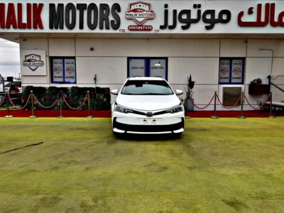 2018 Toyota Corolla XLI 4 Cylinders Engine Petrol White Beige Sedan