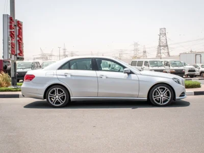 2013 Mercedes-Benz E-Class E400 6 Cylinders Engine Silver Black Immaculate Condition