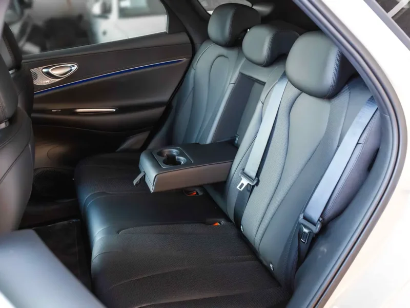 2025 BYD SEALION 06 DM-i Hybrid 4 Cylinder Engine White Black SUV