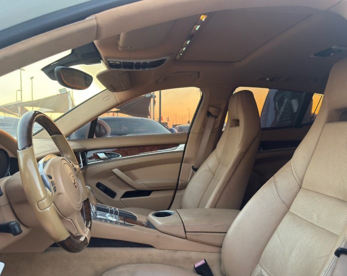 2013 Porsche Panamera 6-Cylinder Engine AT Full Option White Beige Sedan