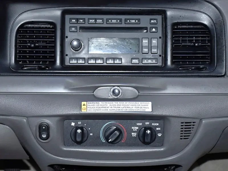 2008 Ford Crown Victoria LX 8 Cylinders Engine White Grey Sedan