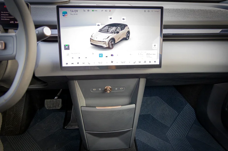 2024 Zeekr X Premium Electric Car White SUV 450 - 550 KM Range GCC Specs