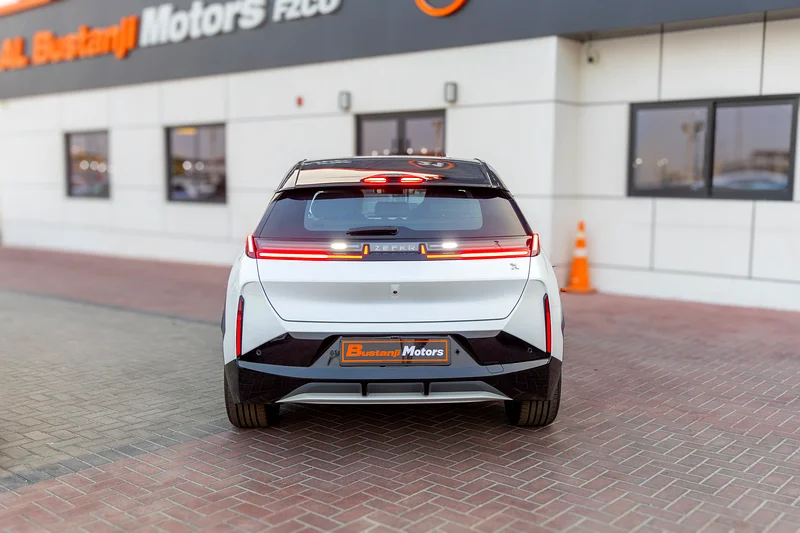 2024 Zeekr X Premium Electric Car White SUV 450 - 550 KM Range GCC Specs