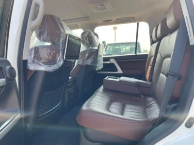 2021 Toyota Land Cruiser VXS Grand Touring V8 Cylinders Engine 5.7L White Brown SUV