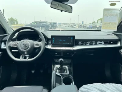 2025 MG MG 5 1.5 L 4 Cylinders Engine White Black Sedan FWD