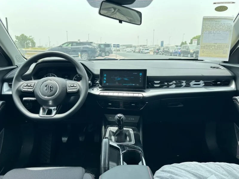 2025 MG MG 5 1.5 L 4 Cylinders Engine White Black Sedan FWD