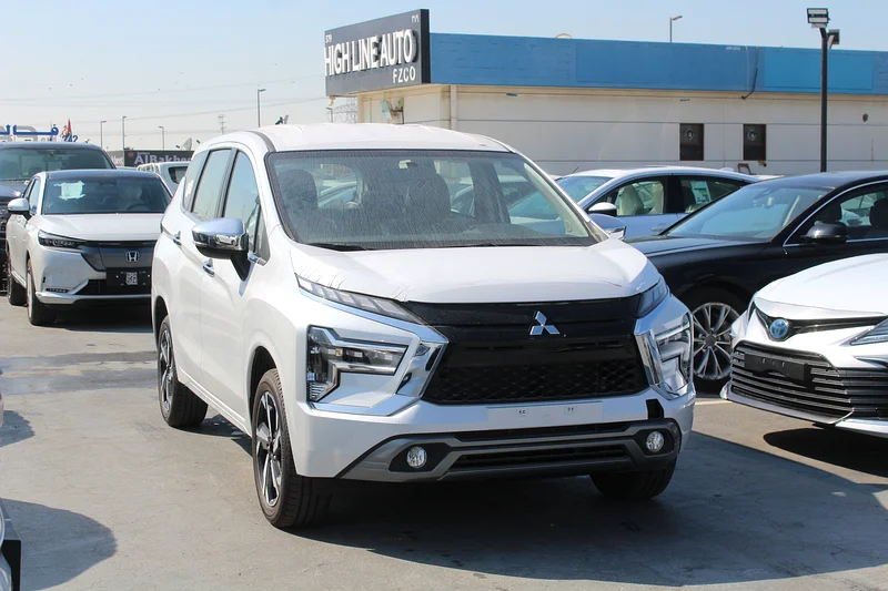2024 Mitsubishi Xpander Other 4 Cylinder Engine White Black Crossover