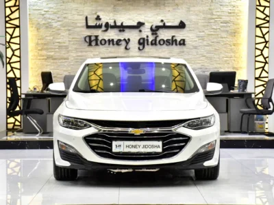 2019 Chevrolet Malibu Premier 4 Cylinders Engine White Beige Sedan GCC Spec