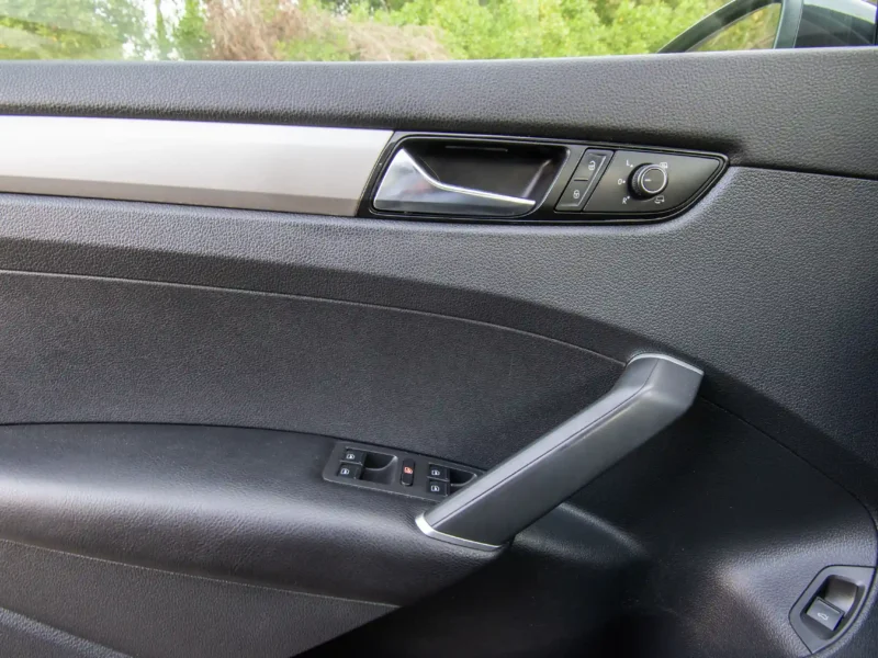 2020 Volkswagen PASSAT Trendline 2.5L 4 Cylinders Engine Black Grey