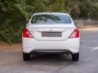 2022 Nissan Sunny SV 1.5L 4 Cylinder Engine GCC Specs FWD White Beige