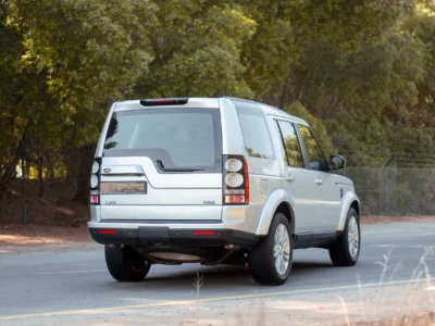 2016 Land Rover LR4 HSE 3.0L 6 Cylinder Engine GCC Specs Silver Black