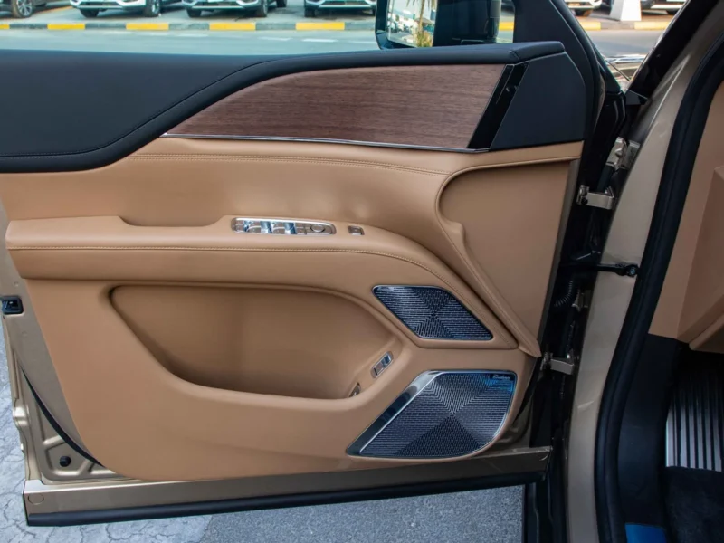 2025 Yangwang U8 LWB Hybrid 0KM Gold Brown SUV