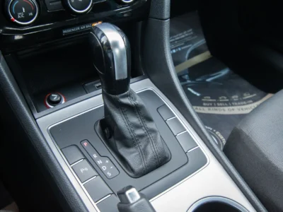 2020 Volkswagen PASSAT Trendline 2.5L 4 Cylinders Engine Black Grey