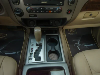 2010 Nissan Armada LE 5.3L 8 Cylinder Engine GCC Specs Grey Beige