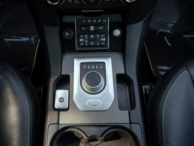 2016 Land Rover LR4 HSE 3.0L 6 Cylinder Engine GCC Specs Silver Black