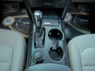 2018 Ford Explorer XLT 3.5L 6 Cylinders Engine 4WD GCC White Beige