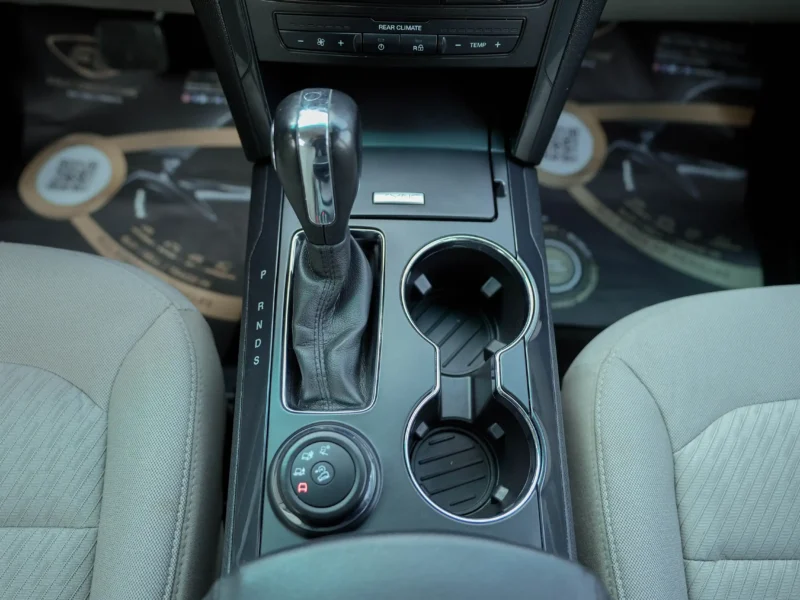 2018 Ford Explorer XLT 3.5L 6 Cylinders Engine 4WD GCC White Beige