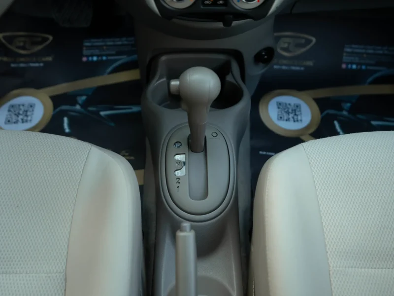 2022 Nissan Sunny SV FWD 4 Cylinder Engine White Beige GCC Specs