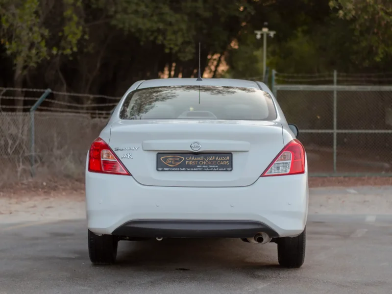 2023 Nissan Sunny SV GCC Specs 4 Cylinder Engine White Beige Sedan