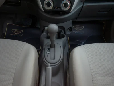 2023 Nissan Sunny SV GCC Specs 4 Cylinder Engine White Beige Sedan