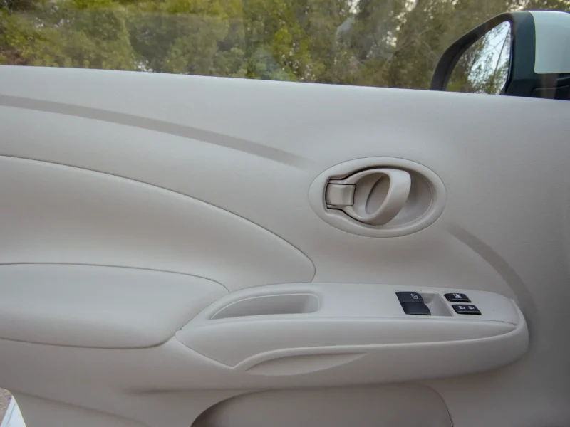 2023 Nissan Sunny SV GCC Specs 4 Cylinder Engine White Beige Sedan