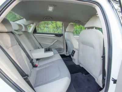 2020 Volkswagen PASSAT Trendline 2.5L 4 Cylinders Engine GCC White Beige