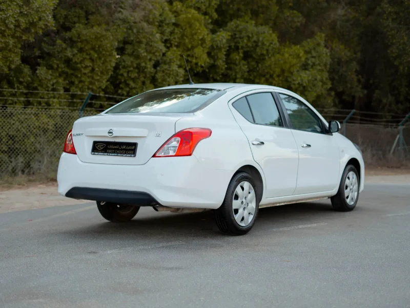 2022 Nissan Sunny SV FWD 4 Cylinder Engine White Beige GCC Specs