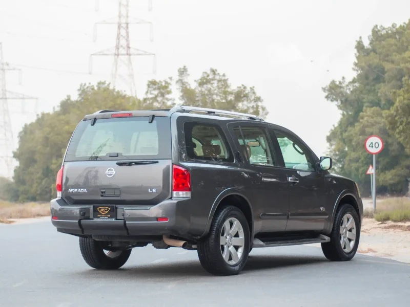 2010 Nissan Armada LE 5.3L 8 Cylinder Engine GCC Specs Grey Beige