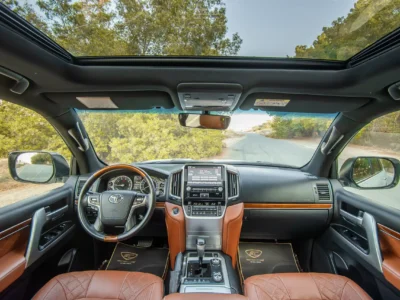 2016 Toyota Land Cruiser GXR 5.7L 8 Cylinders Engine White Brown SUV